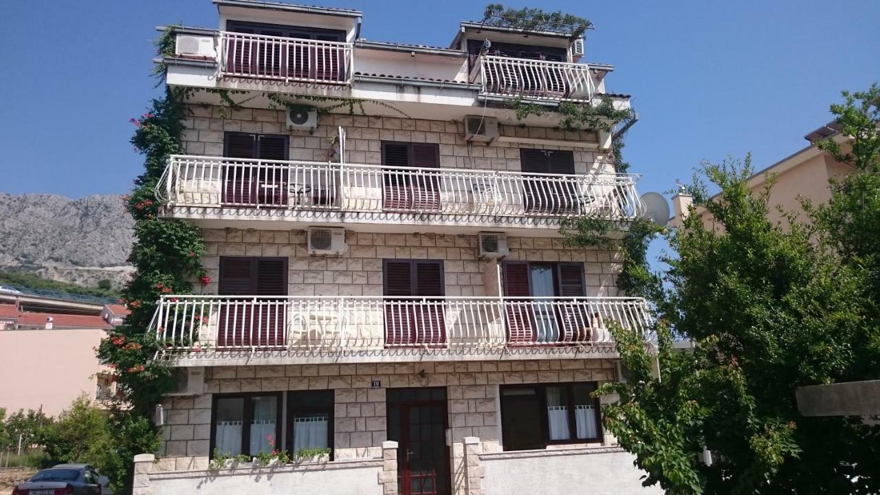 Apartmani Tina Podgora Exterior photo